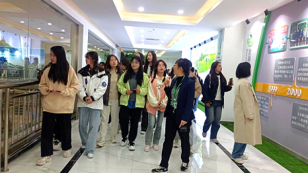 Teachers and Students from Humanities College of Gansu Agricultural University Went to Lanzhou Zhuangyuan Pasture Co., Ltd. for Communication and Learning